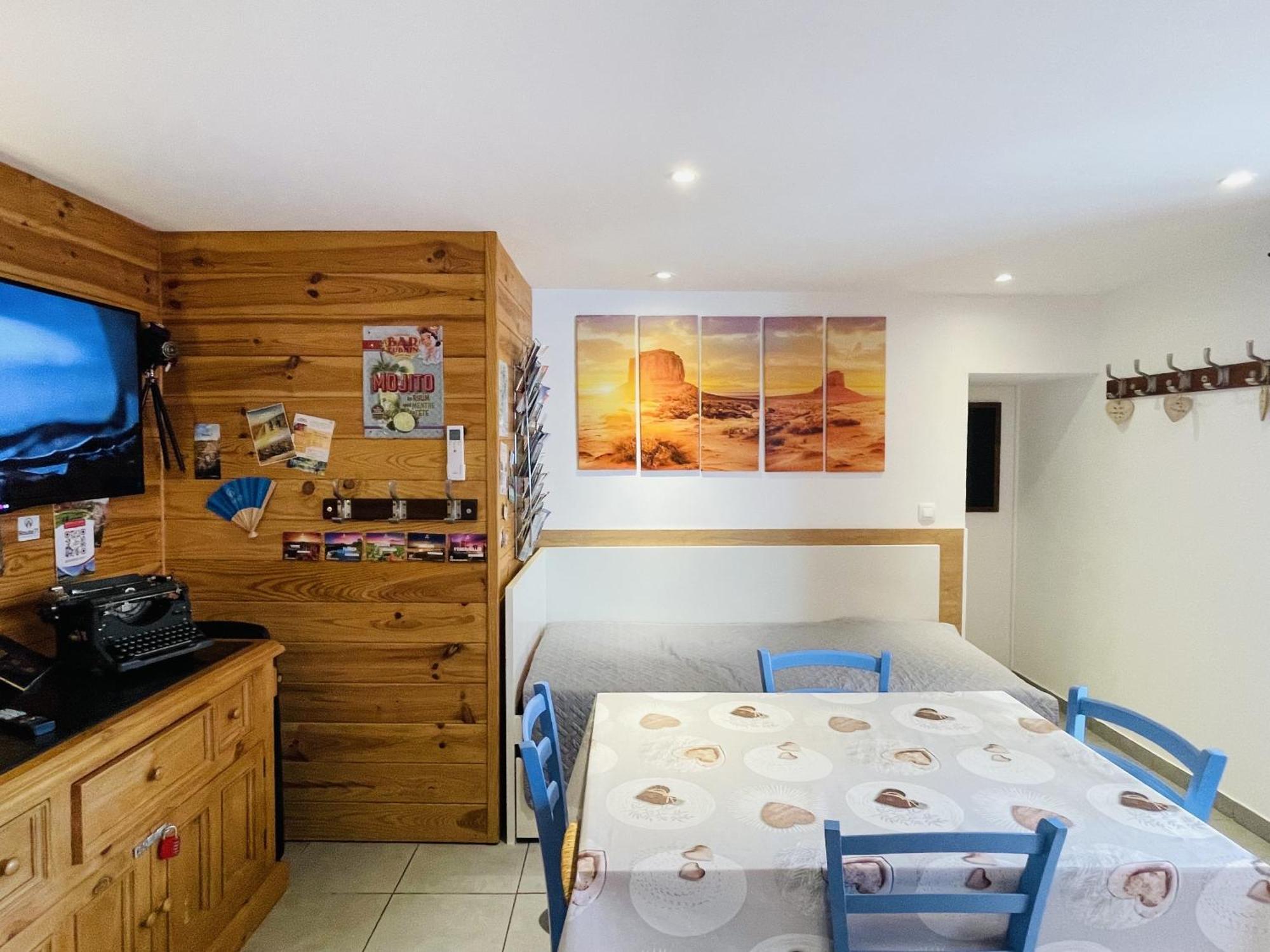 Le Lodge Spa Saint-Laurent-d'Andenay المظهر الخارجي الصورة