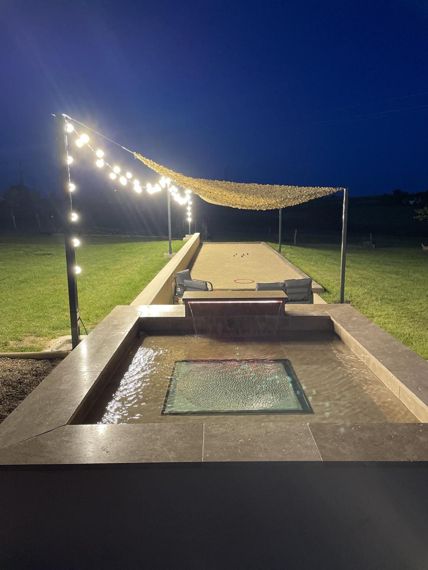 Le Lodge Spa Saint-Laurent-d'Andenay المظهر الخارجي الصورة