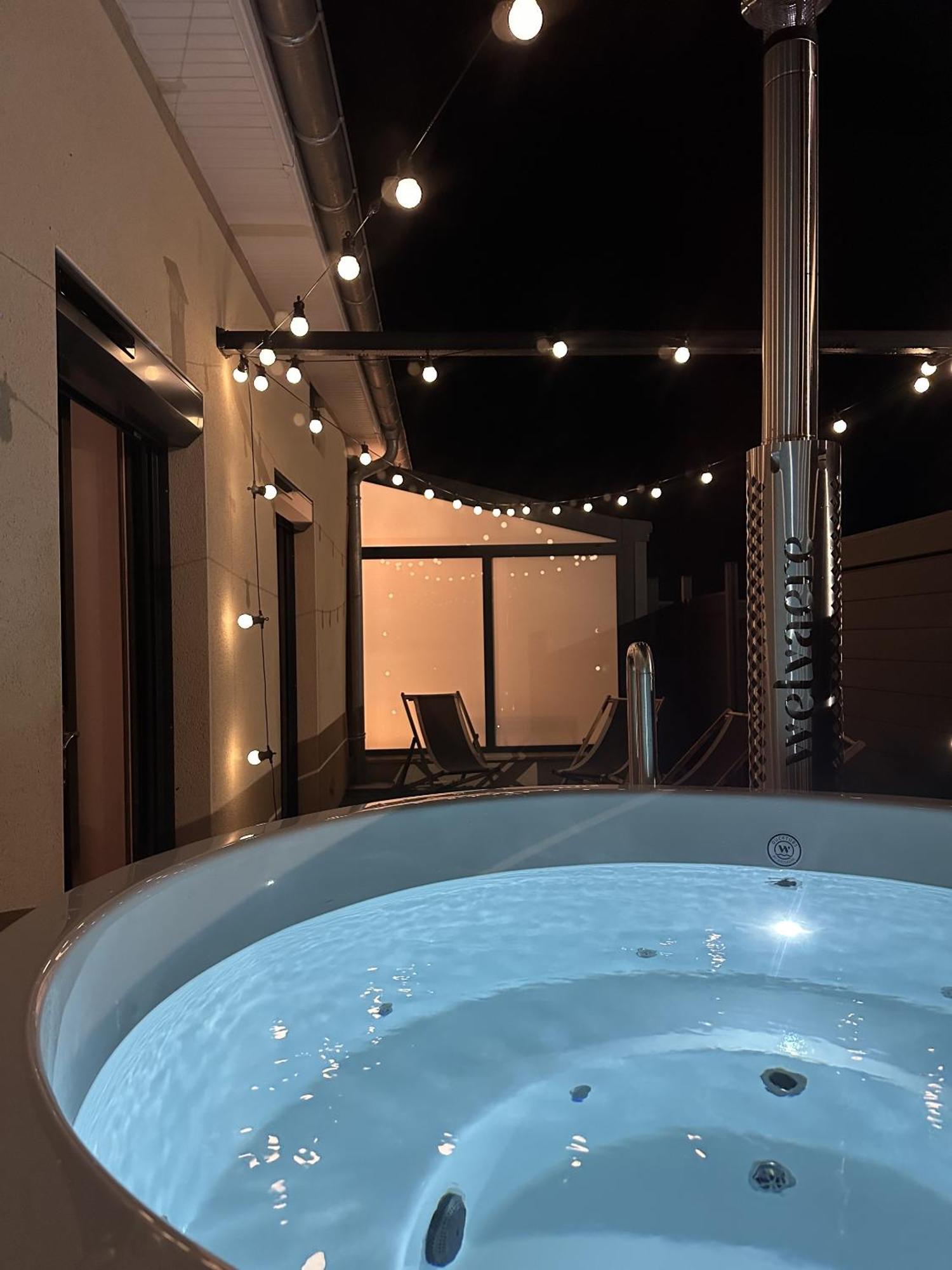 Le Lodge Spa Saint-Laurent-d'Andenay المظهر الخارجي الصورة